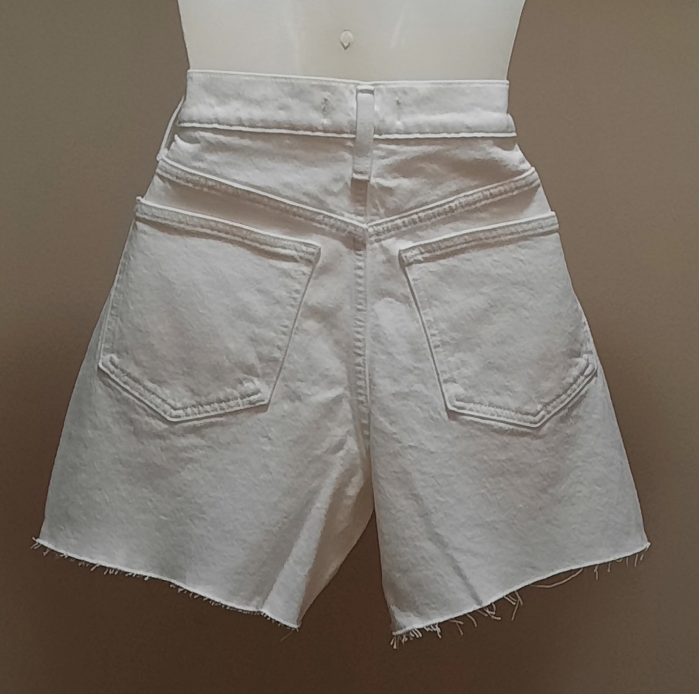 Madewell White Jean Shorts with Magic Pockets - Picture 11 of 16